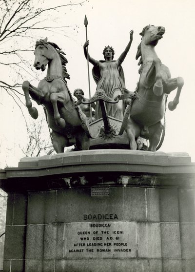 Boadicea and Her Daughters, bronze sculpture group by Thomas Thornycroft