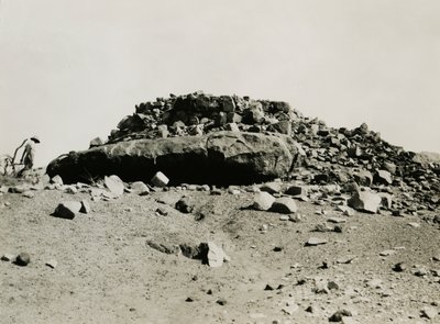 Ruins in the Goz Regeb region, Sudan, circa 1925 by Ugo Monneret de Villard