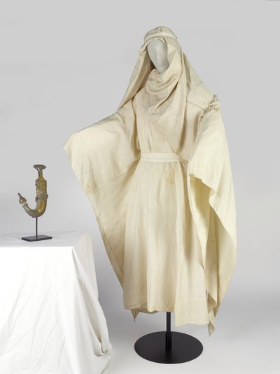 Arab Robes and a Headdress, Known as a Keffiyah, Belonging to T E Lawrence by Unbekannt
