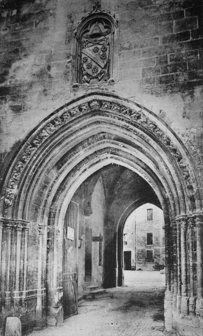 Avignon - Popes Palace. - Principal Entrance. - And Heraldry of Clément VI by Unbekannt