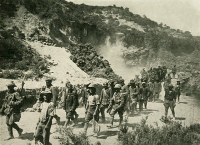 British Troops with Turkish Prisoners, First World War by Unbekannt