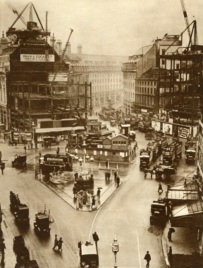 Building Work at Piccadilly Circus in London by Unbekannt
