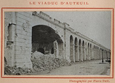 Commune of Paris (1871): View of the Auteuil Viaduct in Paris by Unbekannt