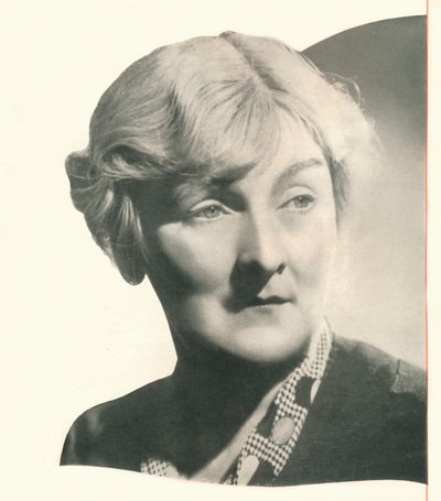 Curtain Call for Sybil Thorndike by Unbekannt