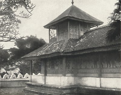 Dewale s. Tafel 58 at the Dagoba of the Sacred Tooth in Kandy by Unbekannt