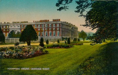 Hampton Court, Looking West, c1910 by Unbekannt