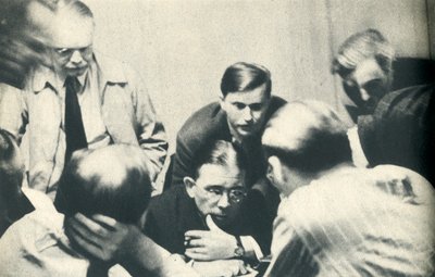 Inside a German Internment Camp. Americans Listen to London by Unbekannt