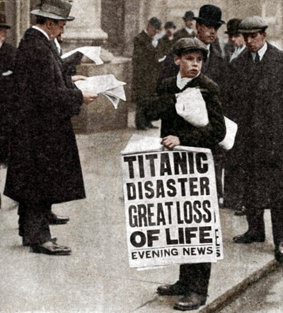 Newspaper boy with news of the Titanic disaster, 14 April 1912 by Unbekannt