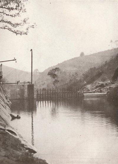 Pirahy Diversion Dam from Upstream of the Rio Light and Power Works, 1914 by Unbekannt
