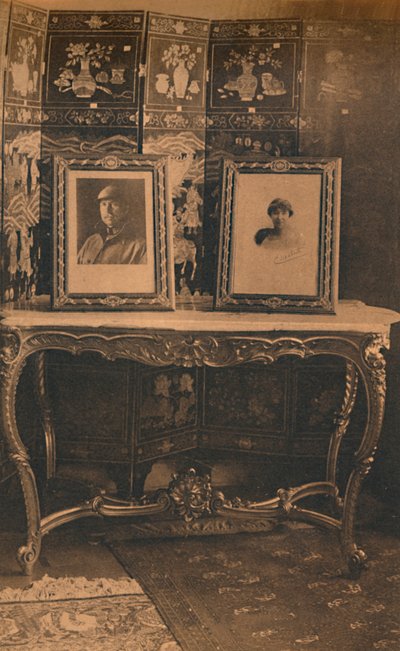 Portraits of the King and Queen of Belgium at the Cuban Embassy in Brussels, Belgium by Unbekannt