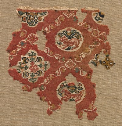 Tapestry with lattice of animals in medallions, 600s-700s by Unbekannt