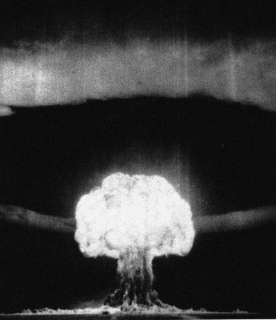 The RDS-6s device, the first Soviet test of a thermonuclear weapon called Joe 4 on August 12, 1953 by Unbekannt