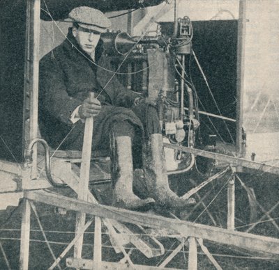 The Aeroplane that Made the First Flight of a Circular Mile in Great Britain, c1909 c1937 by Unbekannt