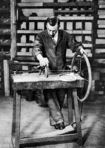 Wire Being Wound into Springs for Spring-Locks, London, 1926-1927 by Unbekannt