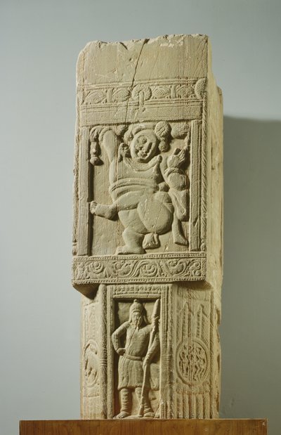 Greenish Limestone Pillar with a Dancing Dwarf and a Scythian Soldier, Nagarjunakonda, AP, 3rd Century AD by Unbekannt Unbekannt