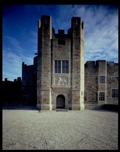 Main entrance of Castle Drogo, designed by Sir Edwin Lutyens, 1910-30 by Unbekannt Unbekannt