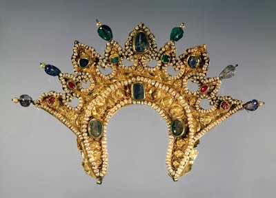 Russian diadem, gold set with pearls and semi-precious gems, early 17th century by Unbekannt Unbekannt