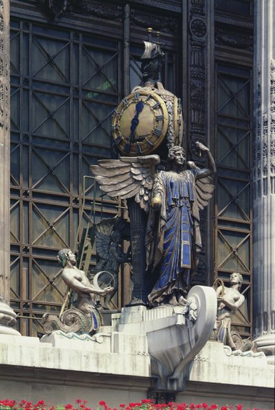 Clock from the exterior of the department store, designed by Daniel Burnham, completed by Sir John Burnett in 1928 (photo) by Unbekannt