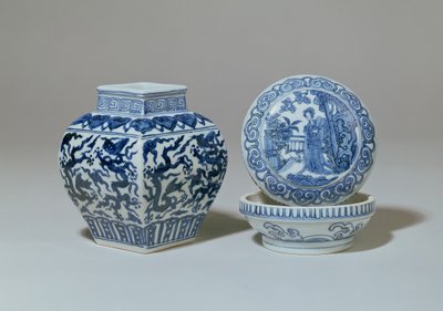 Ming Blue and White Square Baluster Jar and Circular Box by Unbekannt