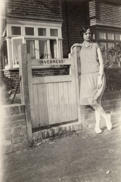 Woman outside the Inverness B&B, Broadstairs, Kent, c 1920s by Unbekannt