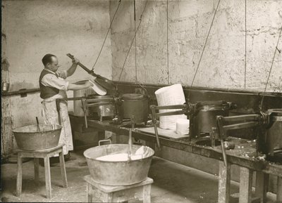 Laboratoire Metadier: A Man Prepares the Moulds for Making Kalmine