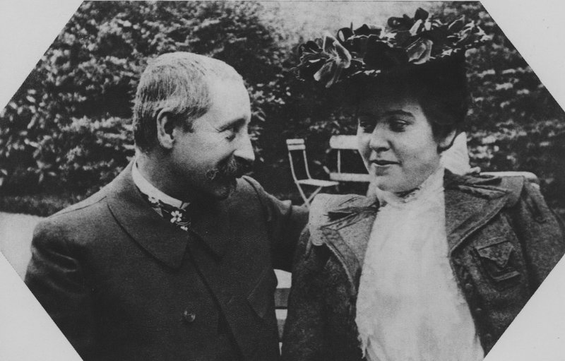 Monsieur et Madame Steinheil by (after) French Photographer