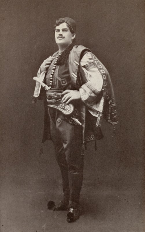 Riccardo Martin as Enzo in 