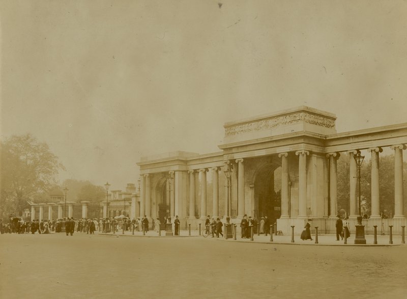 Hyde Park Corner, London by English Photographer