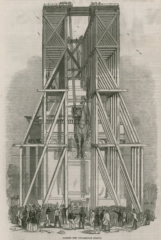 Raising the Wellington statue, Hyde Park Corner, London by English School