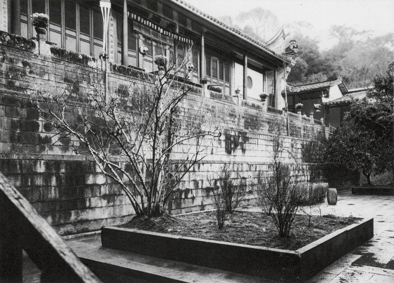 Prayer Hall in the Monastery of the Rushing Source on Drum Mountain near Fuchou by Ernst Boerschmann