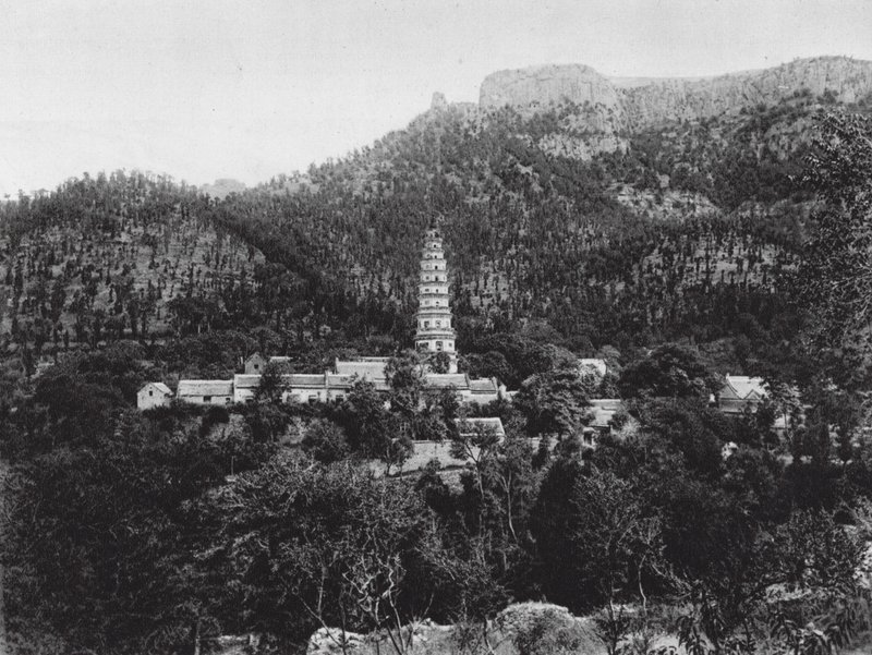 Ling yen sze, Shantung, Monastery of the Animated Mountain Summits by Ernst Boerschmann