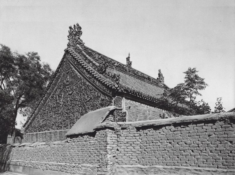 Tsing Yang Shu, Shantung, Hall with Glazed Terra Cotta Reliefs in the Temple of the Tai Shan Goddess by Ernst Boerschmann
