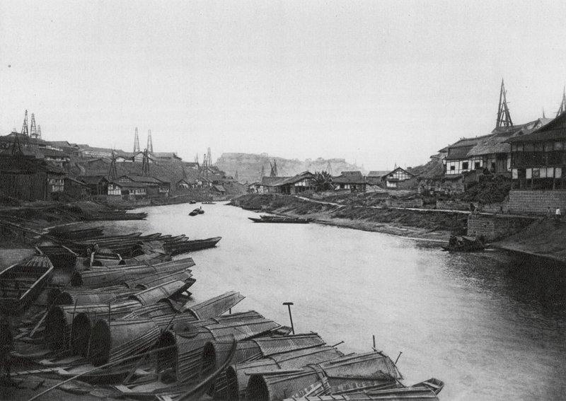 Tzeliutsing, Szechuan, The industrial district of the salt-wells by Ernst Boerschmann