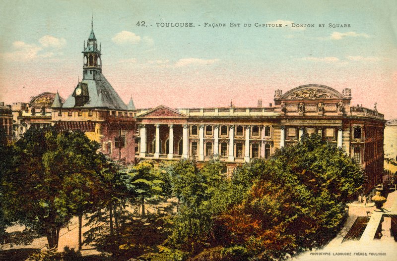 Toulouse, Capitole, Donjon, Square by French Photographer