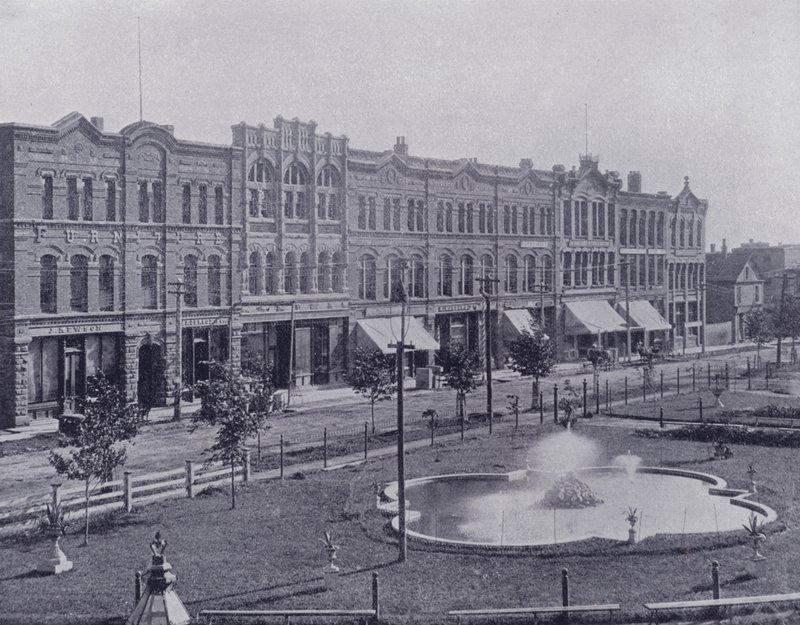 Canada: Victoria Row, from Queen