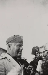 Album "Duce": Benito Mussolini during an official visit in Sicily