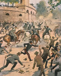 Clashes in front of Arena during general strike in Milan, illustration by Achille Beltrame from La Domenica del Corriere, June 1914