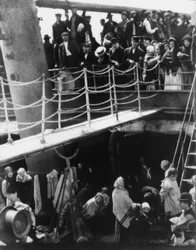Emigrant ship - between decks