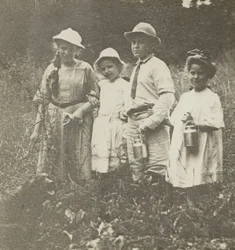 Untitled (Flora, Elizabeth, Howard & Kitty in Lake George Field)