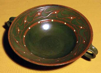 Earthenware bowl, 1897-1900