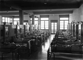 Villa Rosa Maltoni Mussolini: children in their beds