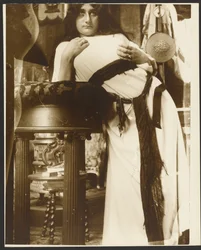 Female Model for Illustration of Emil Gebhart