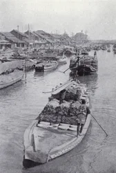 A canal near the centre of Tokio