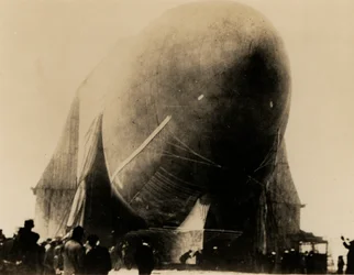 Walter Wellman returned to Spitsbergen with the America in June 1907