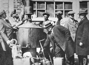 Federal US agents discover an illegal alcohol still during the American Prohibition (1920-33)