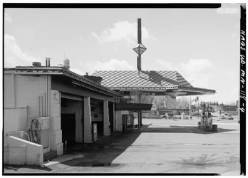 Lindholm Oil Company Service Station, Cloquet, Minnesota