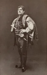 Riccardo Martin as Enzo in 