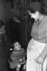Crotone - Mother and Daughter