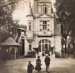 Universal Exposition of 1900 in Paris: The Pavillon du Luxembourg
