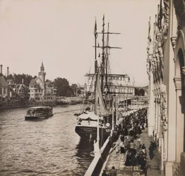 Universal Exposition of 1900 in Paris: Old Paris